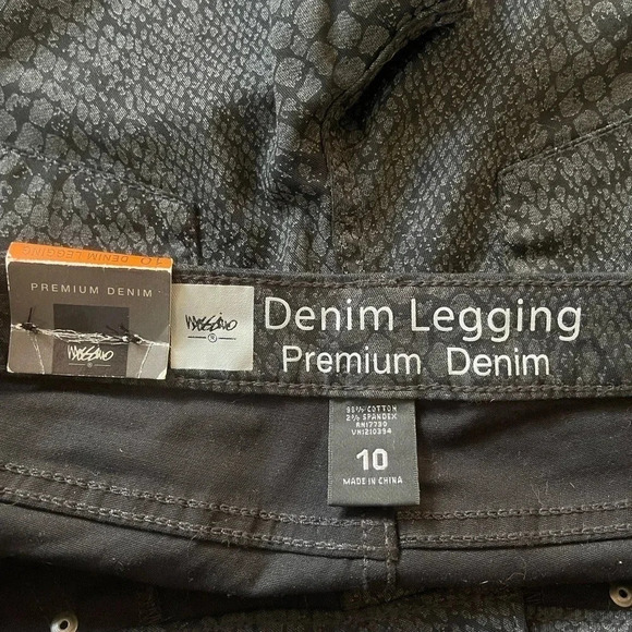Mossimo Denim Legging Premium Womens Size 10 Black Snake Print Jeans Skinny - Picture 3 of 4